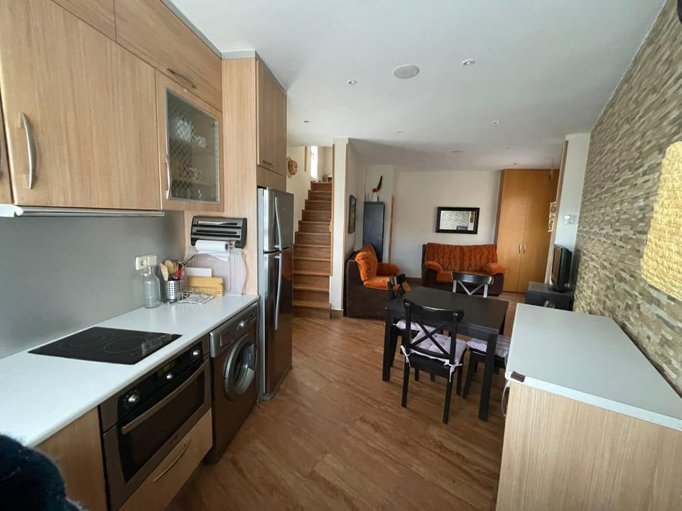 Kitchen or kitchenette, Living room