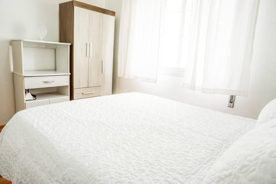 Excelente apto próximo ao Moinho Office Apartment in Pelotas