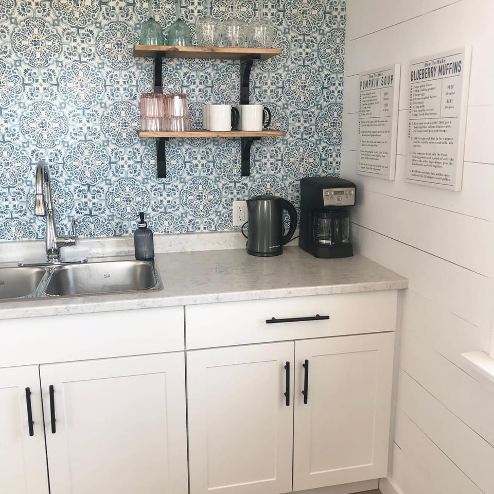 Coffee/tea facilities, Kitchen or kitchenette