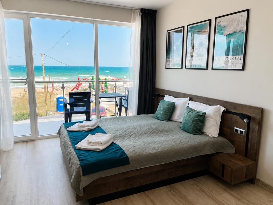 Bed, View (from property/room), Balcony/Terrace, Beach, Bedroom, Sea view