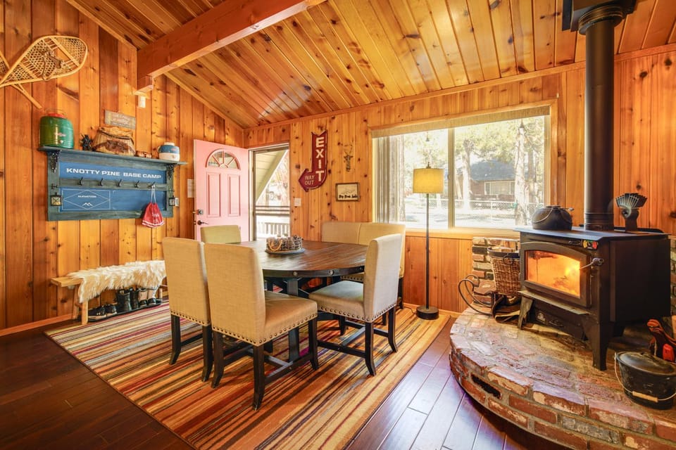 5 Mi to Big Bear Lake: Pet-Friendly Gem Near Hikes House in Southern California