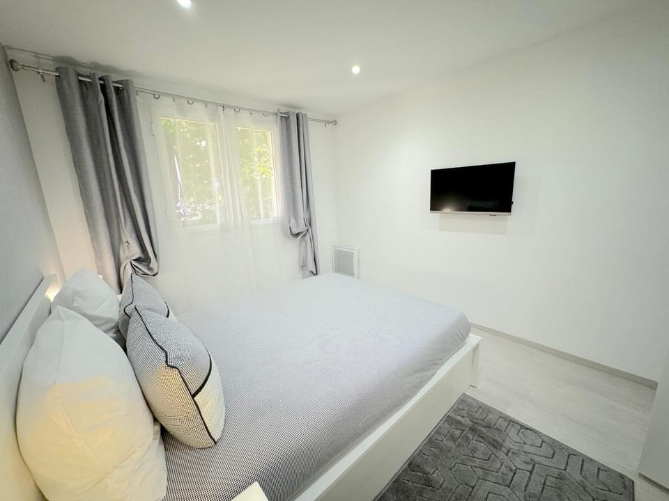TV and multimedia, Bedroom