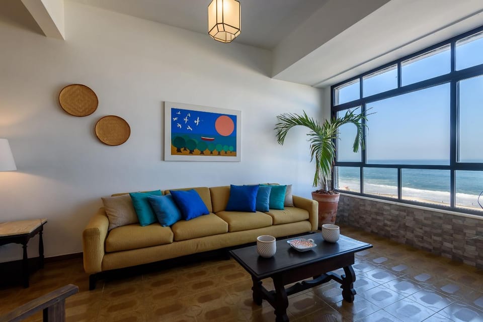 2 Bedrooms w/ Sea View in Copacabana | FDM 7/91 Apartment in Rio de Janeiro