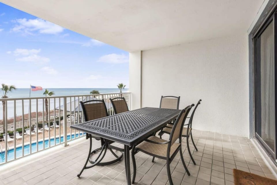 Patio, Day, Balcony/Terrace, Dining area, Pool view