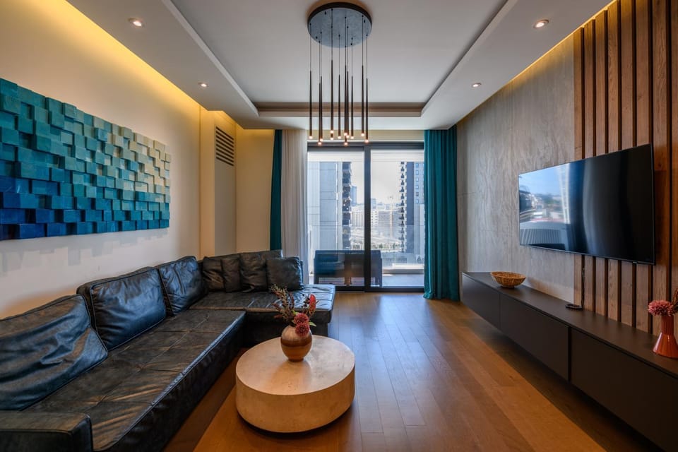 Communal lounge/ TV room, TV and multimedia, Living room, Seating area, Evening entertainment