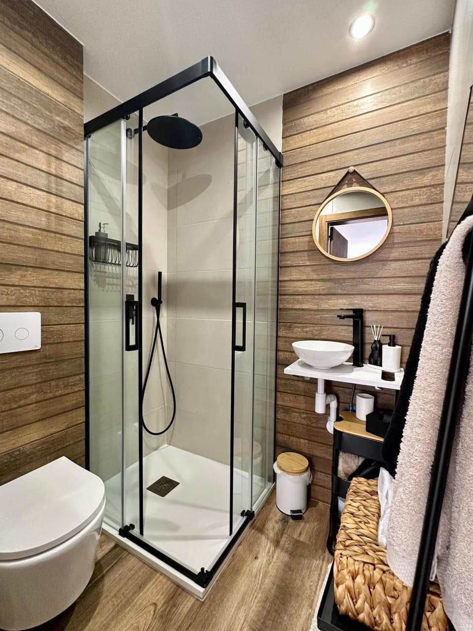 Shower, Toilet, Bathroom