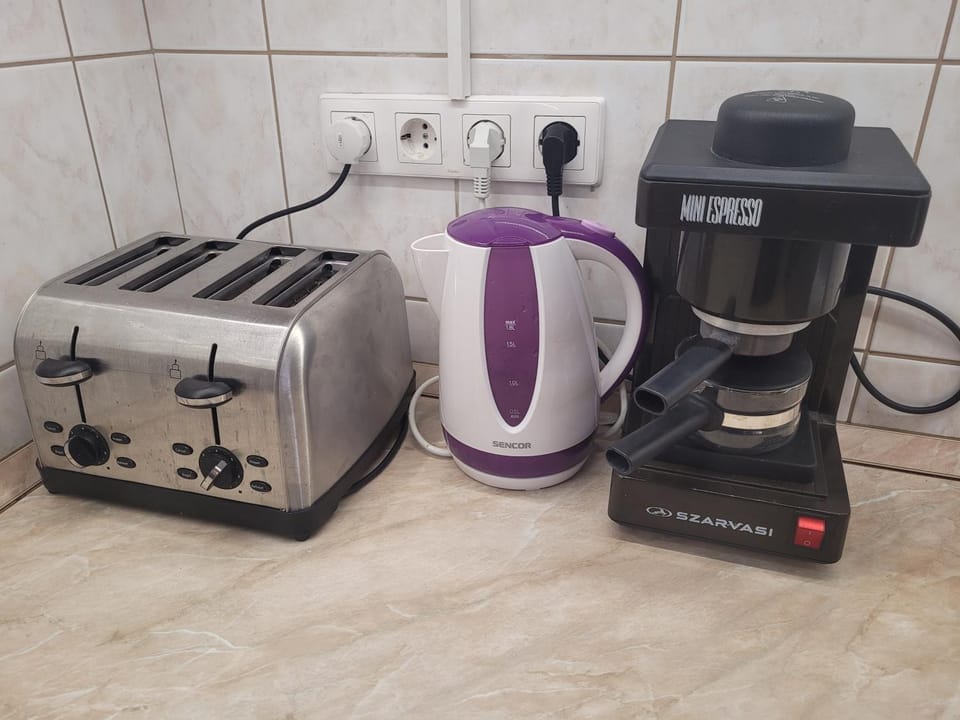Coffee/tea facilities, Kitchen or kitchenette, toaster, kitchen