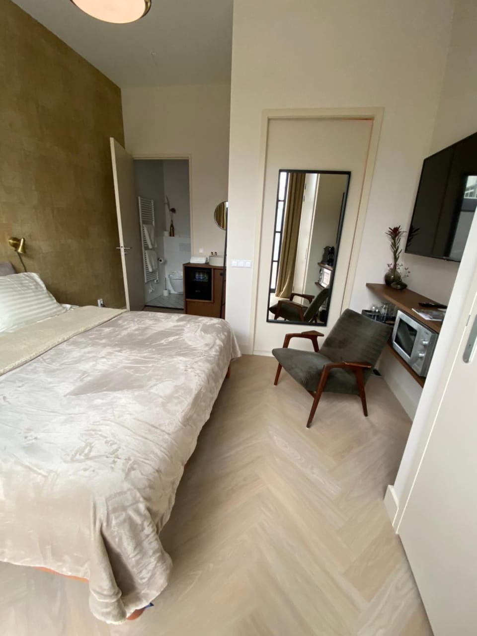 Gorgeous room near Haarlem Station, city center Vacation rental in Haarlem