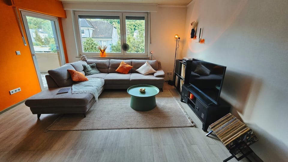 Communal lounge/ TV room, TV and multimedia, Living room, Seating area, Evening entertainment