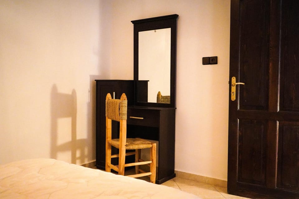 Bedroom, wardrobe