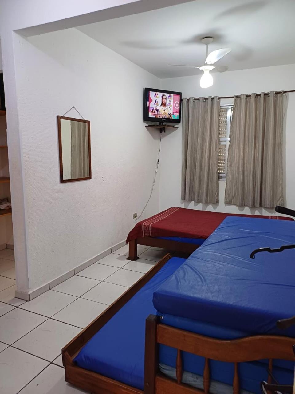 Apartamento kitnet Santos na Ponta da Praia a 1 quadra da praia com WI-FI Apartment in Santos