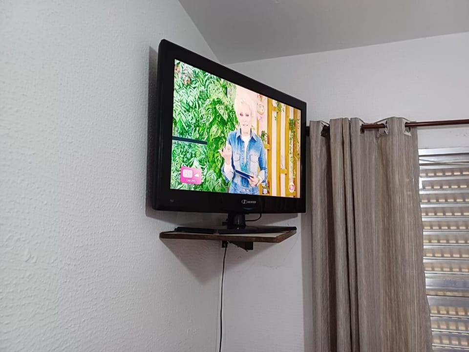 Apartamento kitnet Santos na Ponta da Praia a 1 quadra da praia com WI-FI Apartment in Santos