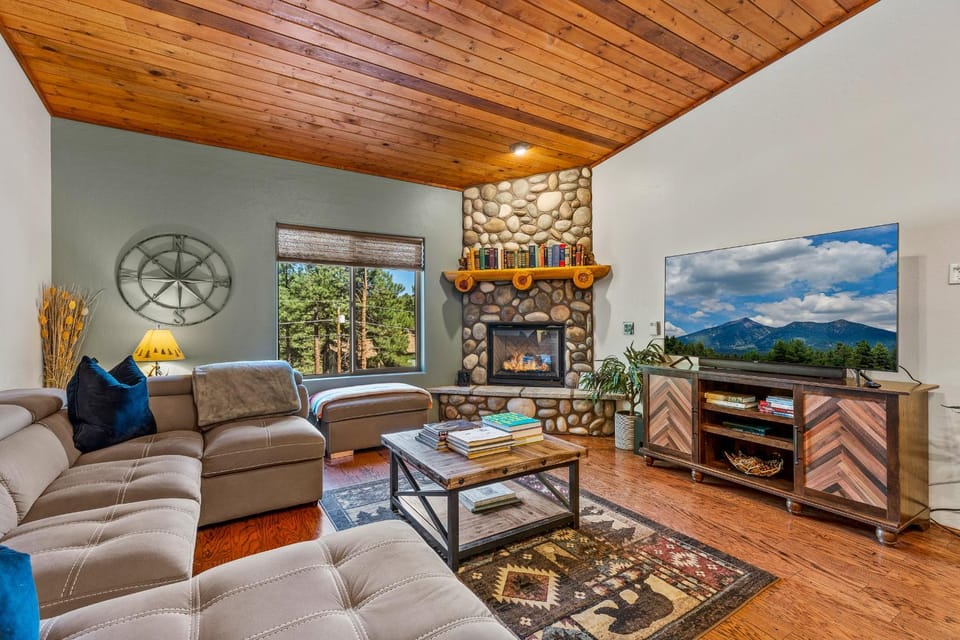 Nakai Trail 4-BR A-Frame Firepit Game Rm Sauna House in Kachina Village