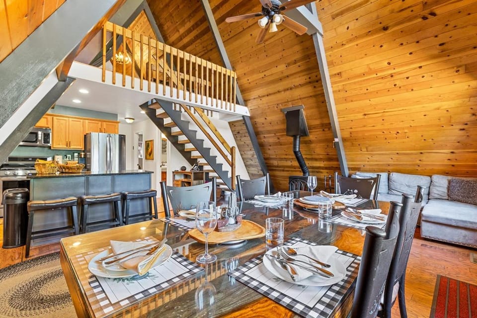 Nakai Trail 4-BR A-Frame Firepit Game Rm Sauna House in Kachina Village