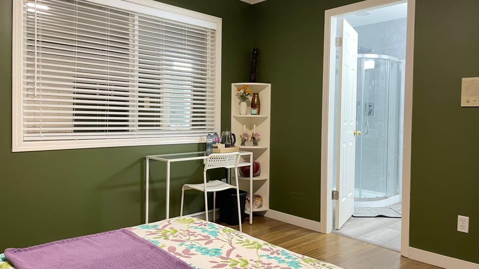 Shower, Bathroom, Photo of the whole room, Bedroom