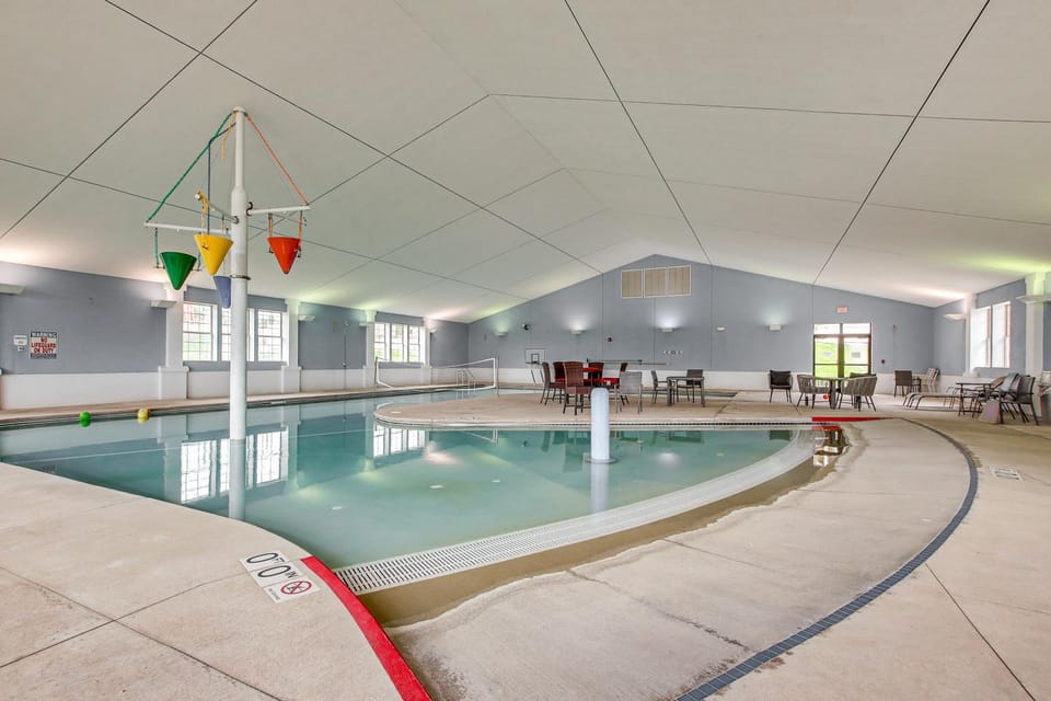 Door County Townhome: Pool Access, 1 Mi to Beach! House in Egg Harbor