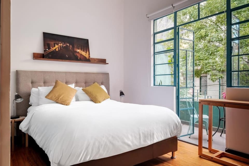 Bright & Stylish Apt With Balcony Reforma Avenue Apartment in Mexico City