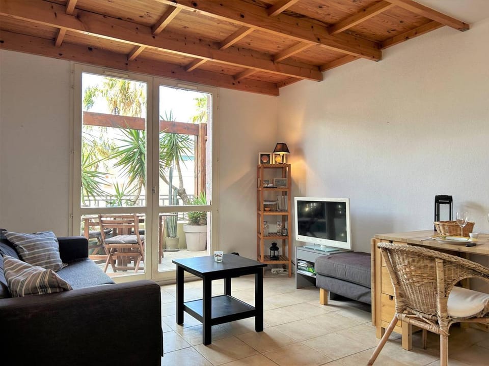 Appartement Duplex 100m Plage, Terrasse, Parking, 4 Couchages - Le Lavandou - FR-1-251-533 Apartment in Le Lavandou