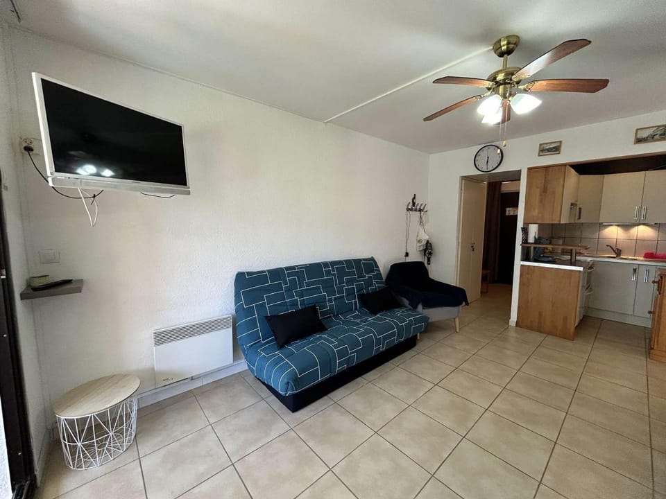 T2 avec loggia, proche mer et Seaquarium, 5 couchages, ménage inclus - FR-1-250-274 Apartment in Le Grau-du-Roi