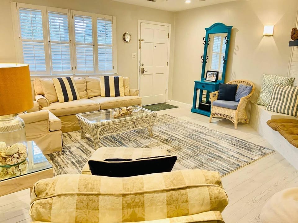 Endless Beach #A,Oceanfront,3bedrooms-2bath-Pet Friendly House in Virginia Beach