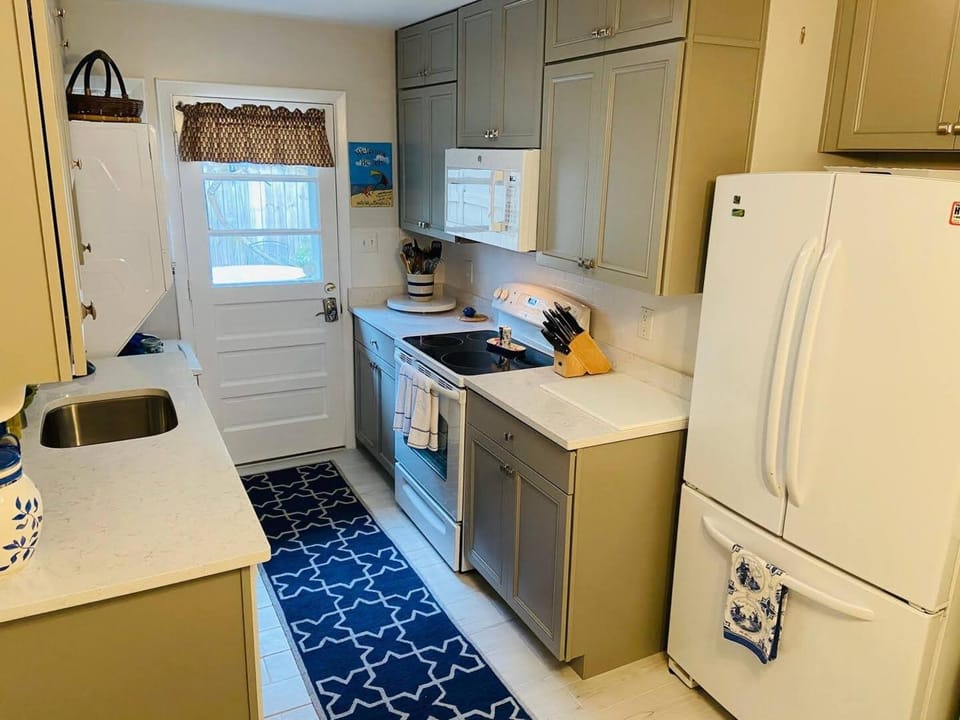 Endless Beach #A,Oceanfront,3bedrooms-2bath-Pet Friendly House in Virginia Beach