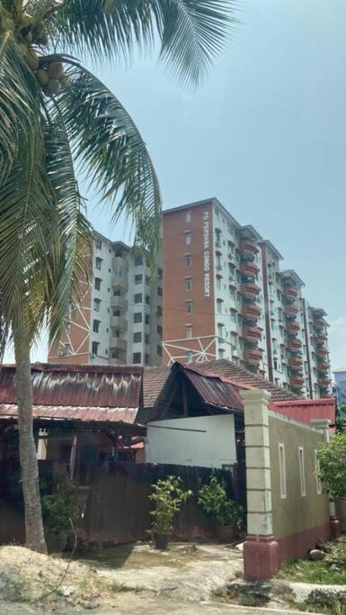 Milia Homestay PD Perdana Condo Apartment in Port Dickson