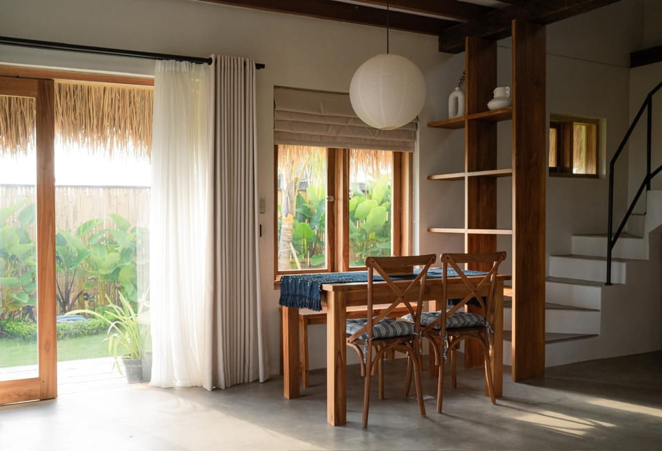 Seating area, Dining area