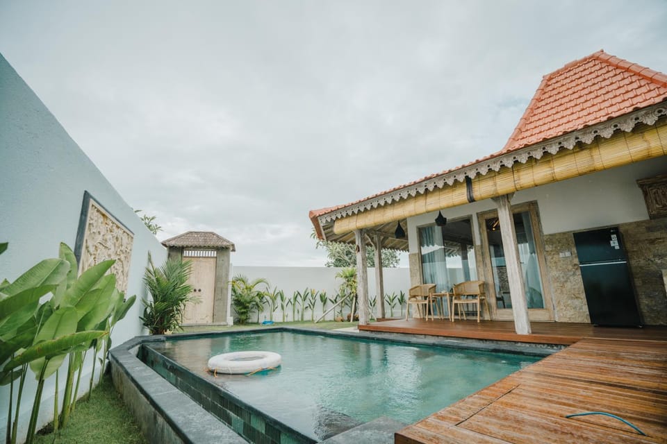 Property building, Pool view, Swimming pool, sunbed