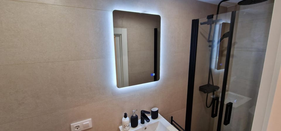 Shower, Bathroom