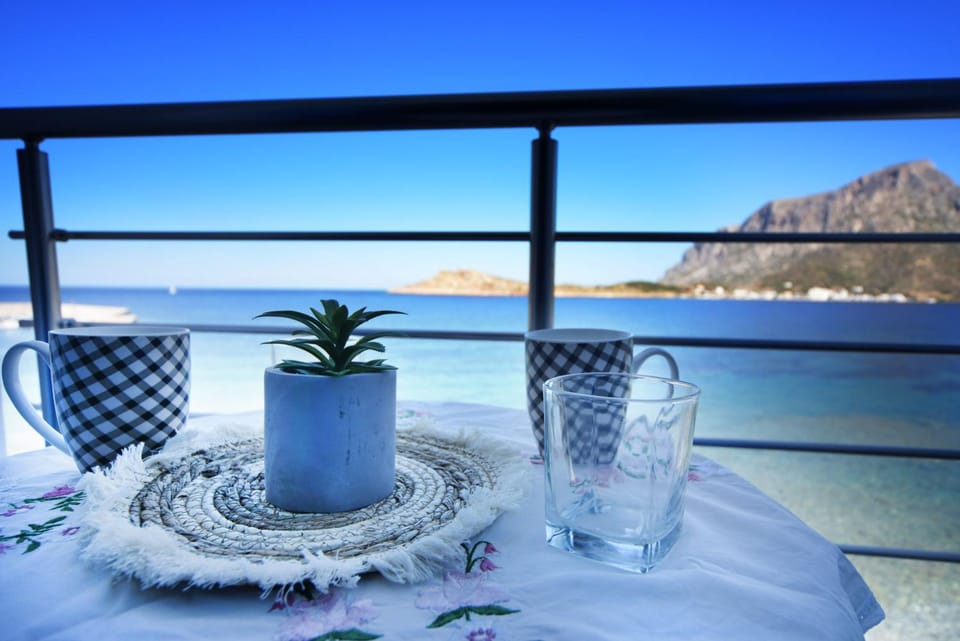 View (from property/room), Balcony/Terrace, Sea view