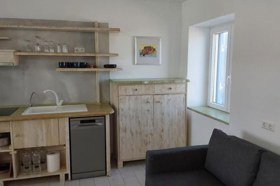 Marvens Apartment House in Milos