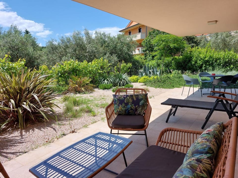 Garden, Balcony/Terrace, Seating area, Garden view