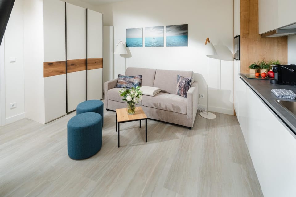 Kitchen or kitchenette, Living room