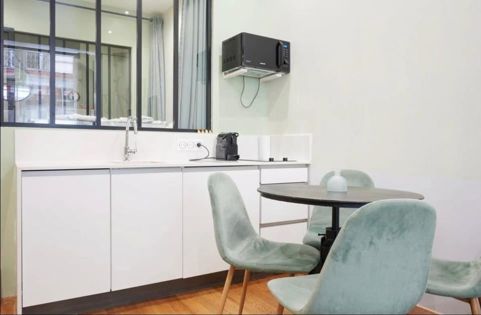 VERY CHARMING AND COSY FLAT, center of Paris Apartment in Paris