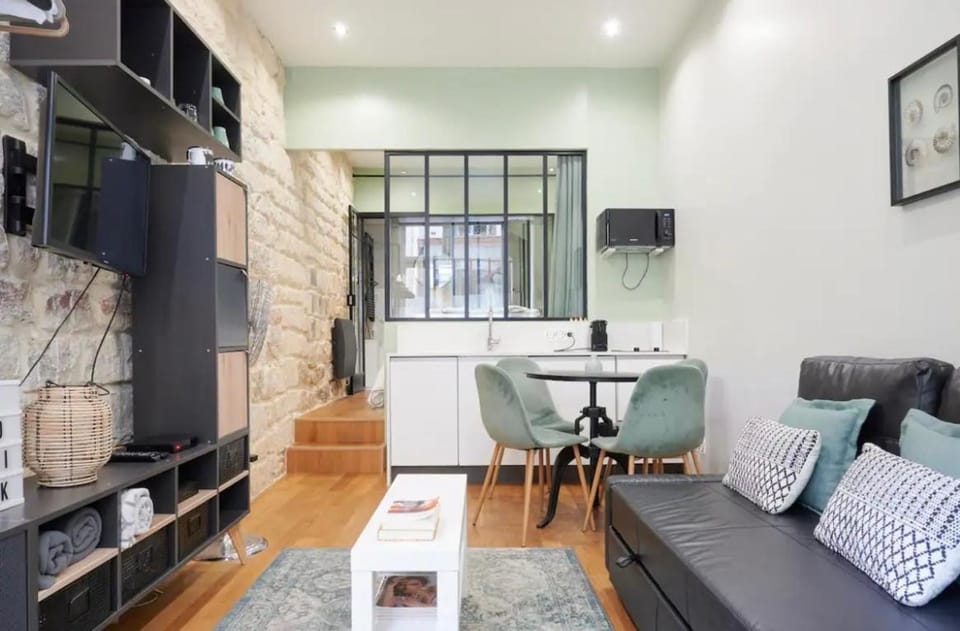 VERY CHARMING AND COSY FLAT, center of Paris Apartment in Paris