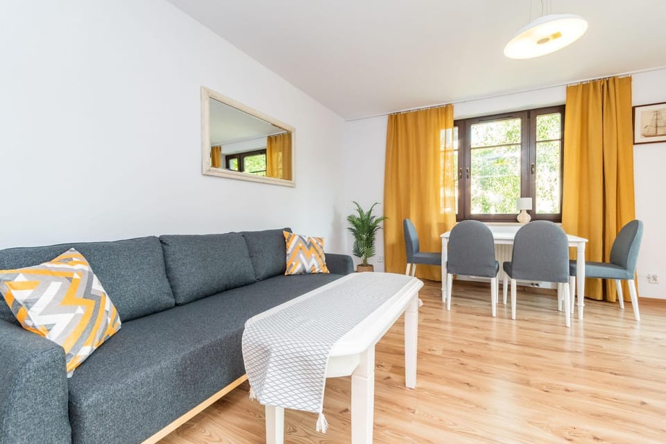 Communal lounge/ TV room, Living room, Dining area