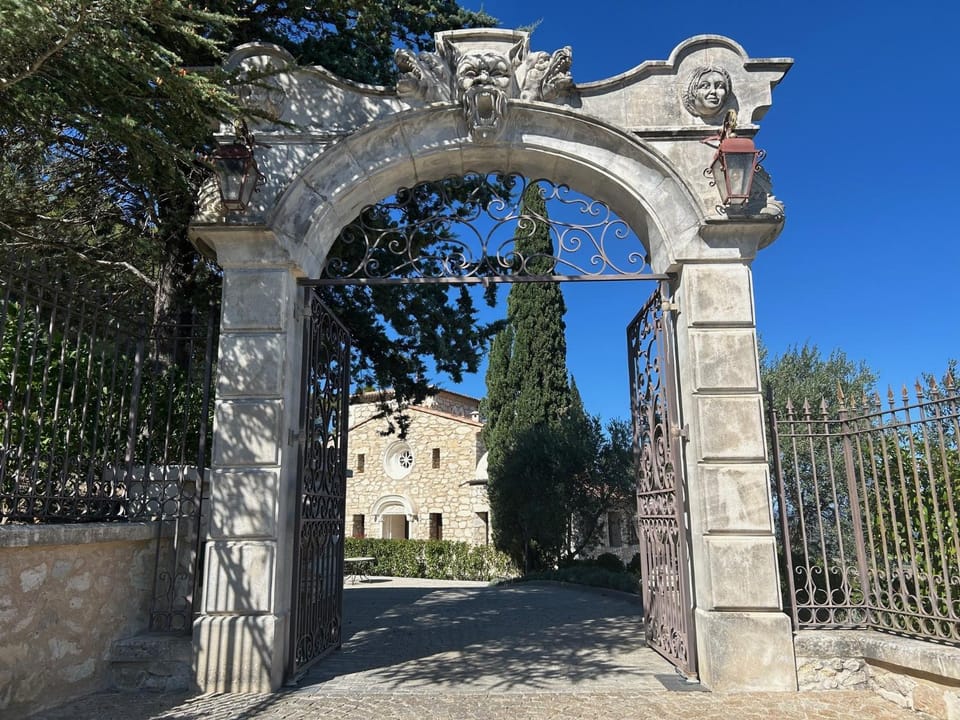 Property building, Facade/entrance, Day, Activities, Landmark view, Sunrise, wedding