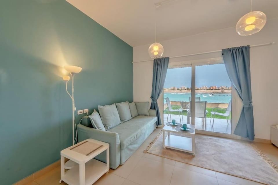 Living room, Photo of the whole room, Seating area
