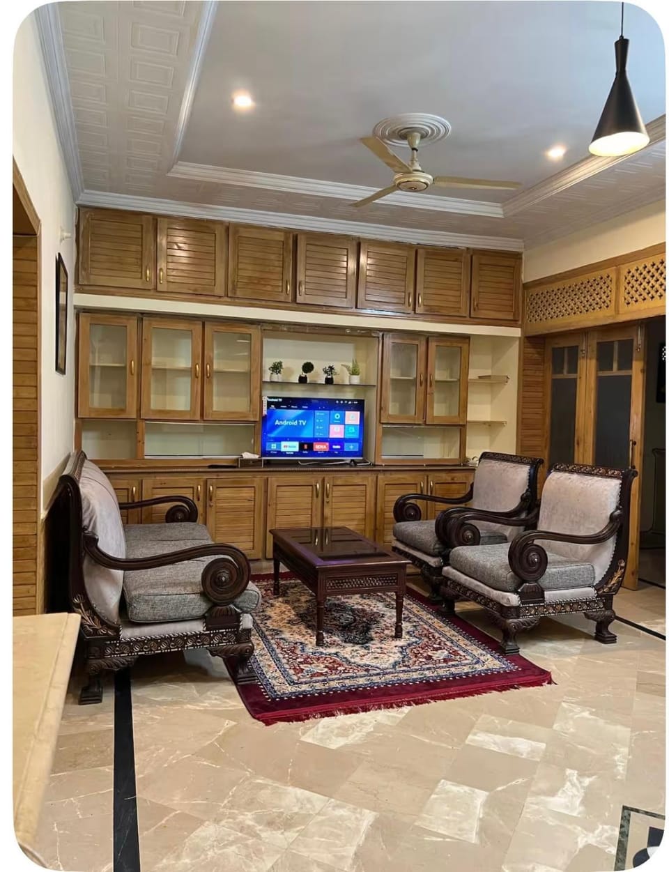Communal lounge/ TV room, TV and multimedia, Living room, Seating area, Evening entertainment
