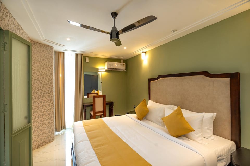 Bed, Photo of the whole room, Bedroom, air conditioner