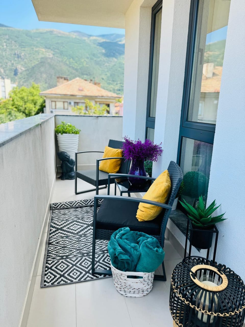 View (from property/room), Balcony/Terrace, Balcony/Terrace, Mountain view