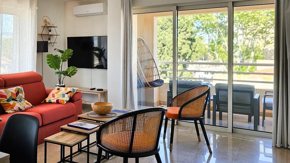 TV and multimedia, Living room, air conditioner