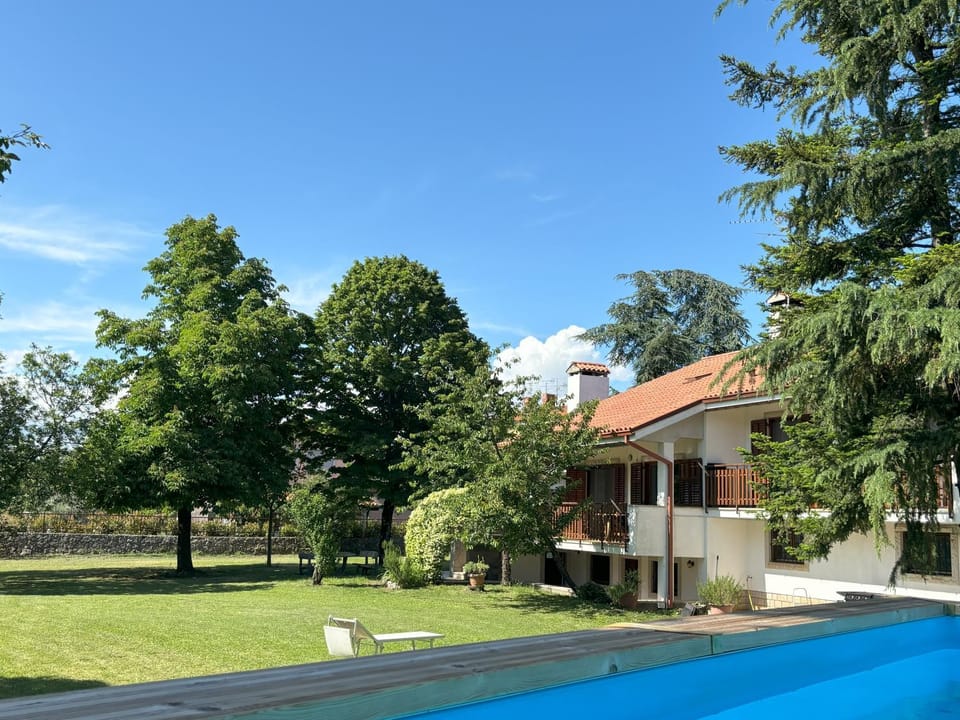Property building, Day, Garden, Garden view