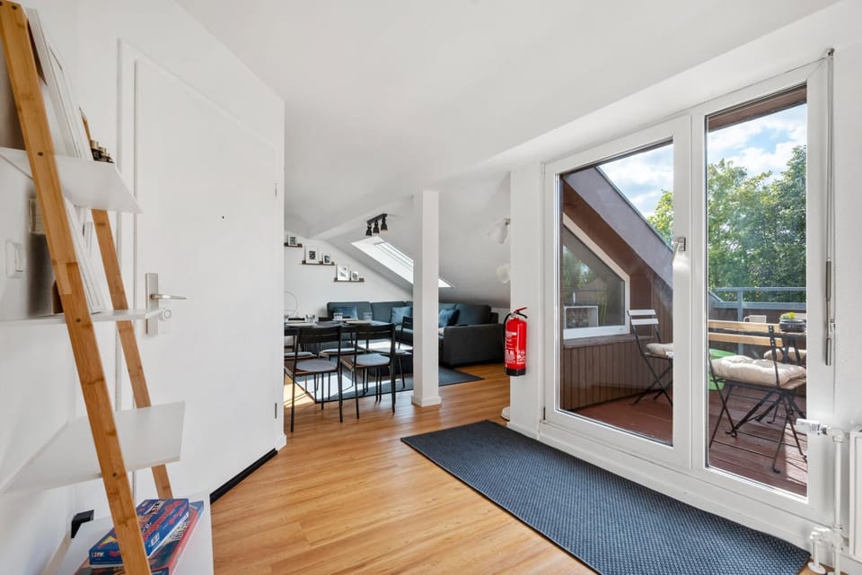 View (from property/room), Balcony/Terrace, Living room, Photo of the whole room, Seating area, Dining area