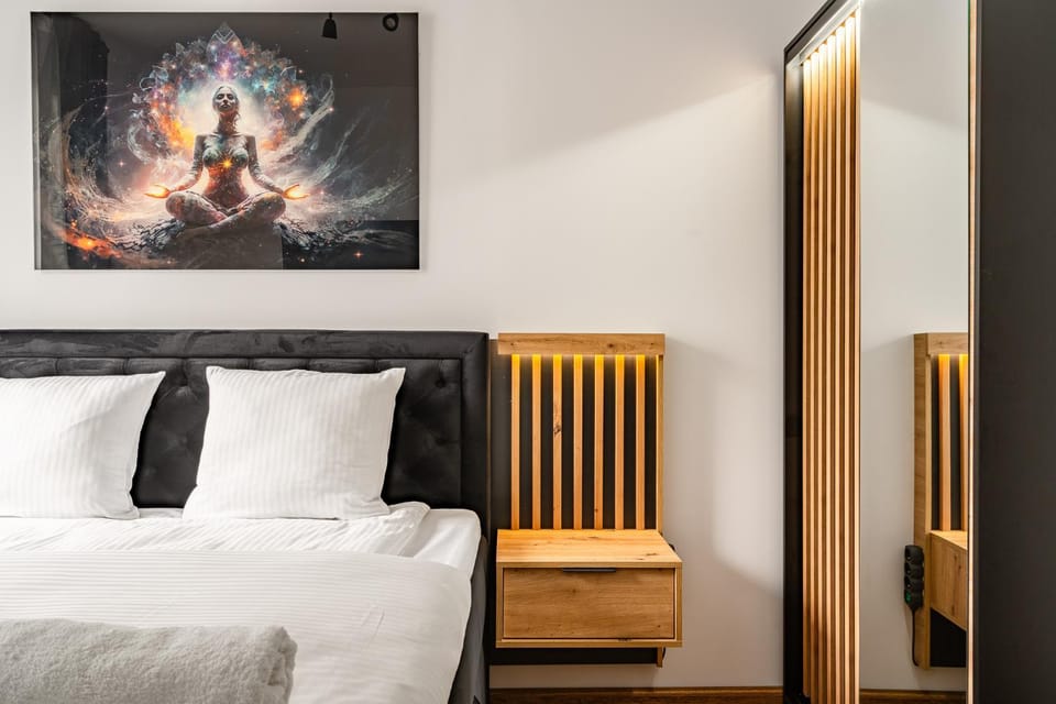 Bed, Photo of the whole room, Decorative detail, Bedroom