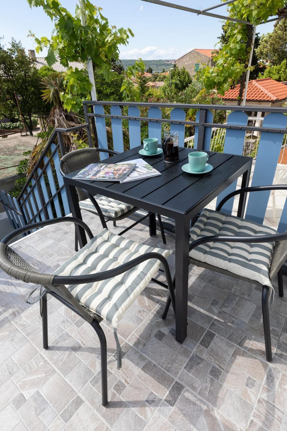 View (from property/room), Balcony/Terrace, Seating area, Sea view