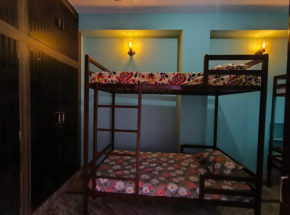 Bed, bunk bed