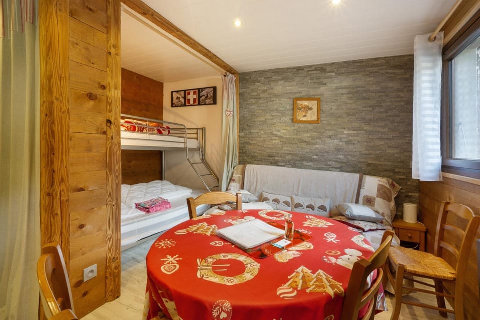 Property building, Living room, Bedroom