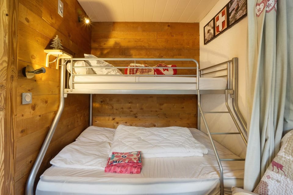 Property building, Living room, Bedroom