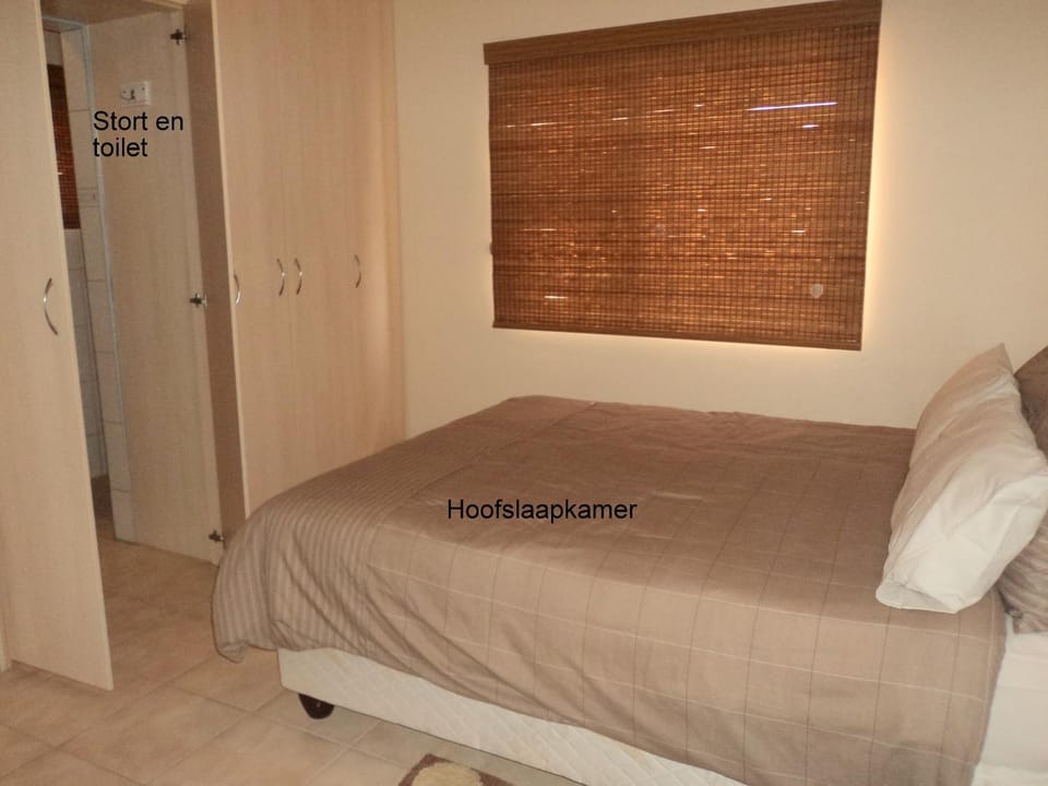 Shower, Toilet, Bedroom, wardrobe